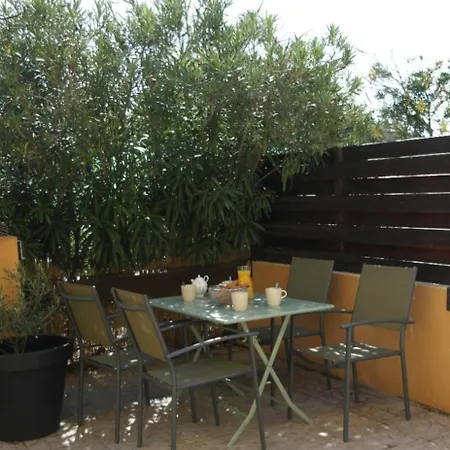 Climatisé Avec Terrasse Parking Piscine Et Terrains De Tennis Appartement Agde