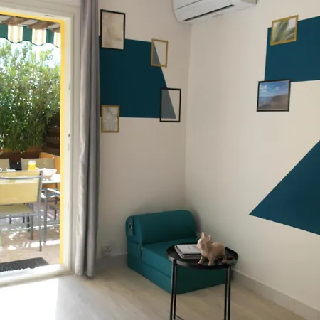 Climatisé Avec Terrasse Parking Piscine Et Terrains De Tennis *