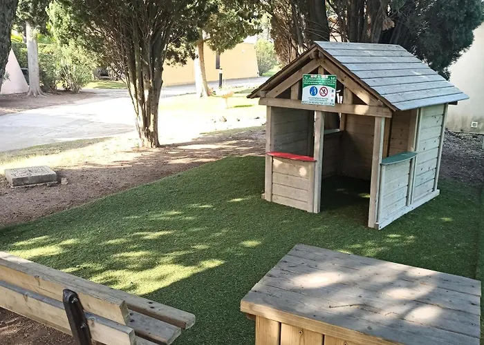 Climatise A Deux Pas Du Centre International De Tennis - Piscine Et Parking Appartement *