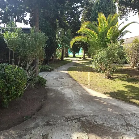 Апартаменти Climatise A Deux Pas Du Centre International De Tennis - Piscine Et Parking Агд