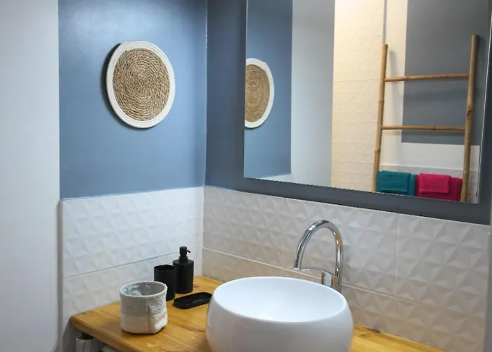 Climatise A Deux Pas Du Centre International De Tennis - Piscine Et Parking